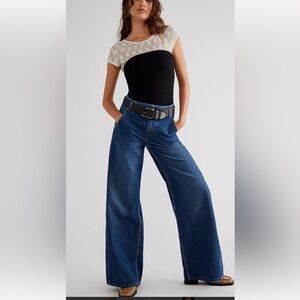We The Free The Harlow wide leg mid rise jean. Size 26.
